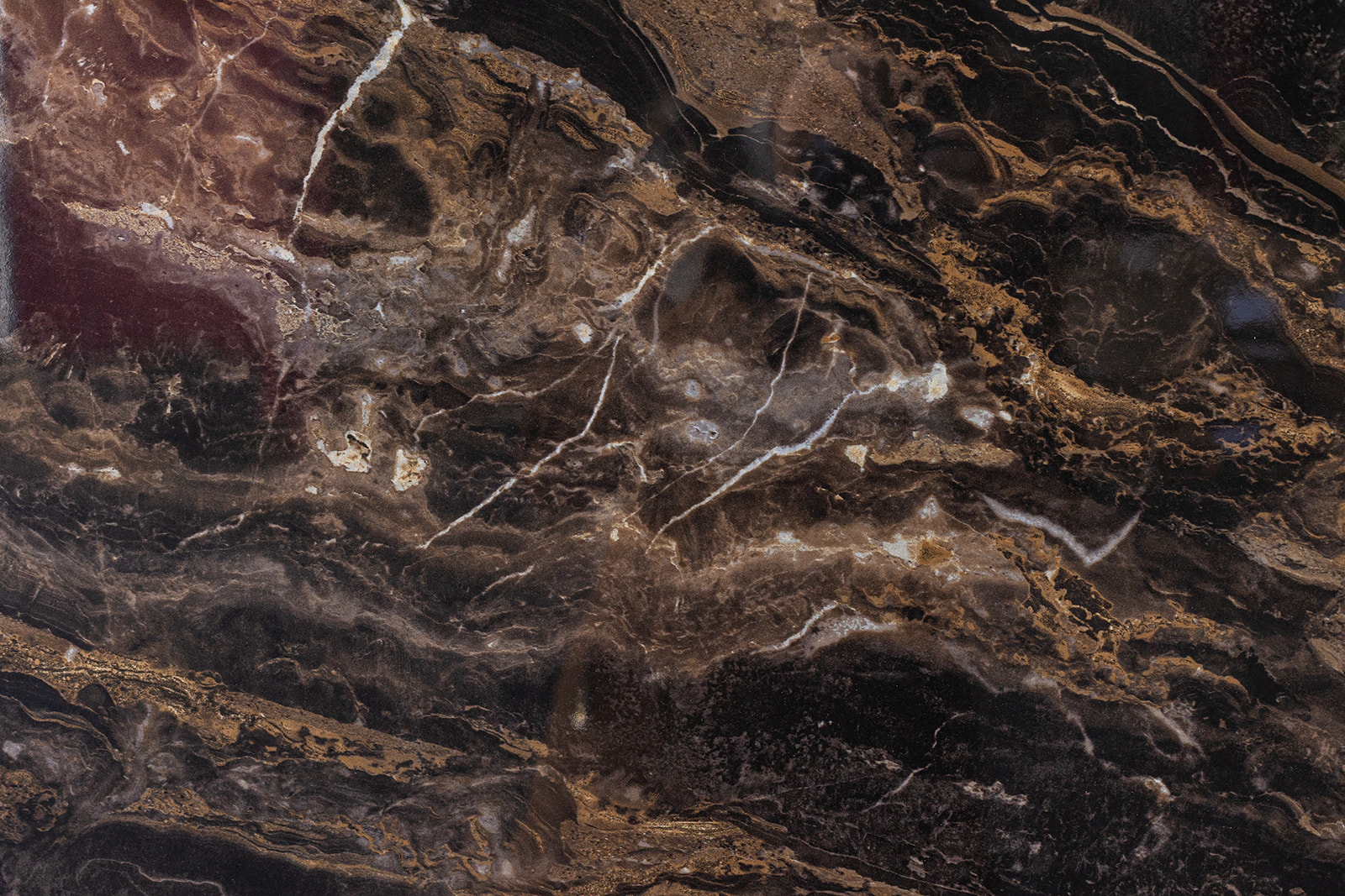 Plan de travail stratifié effet marbre noir Sofema sur mesure